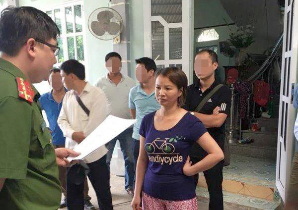 4 câu hỏi vụ mẹ nữ sinh giao gà ở Điện Biên bị bắt