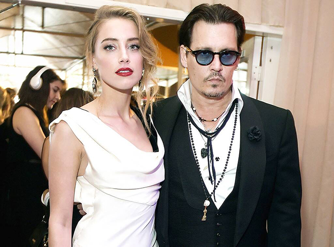 Amber Heard vui vẻ, Johnny Depp căng thẳng giữa kiện tụng ly hôn