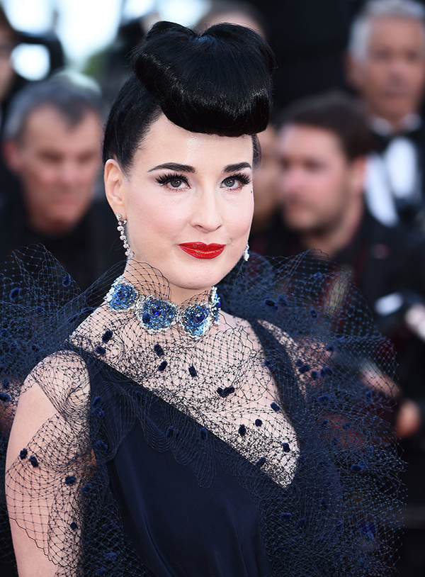 Sao có phong cách làm đẹp ấn tượng ở Cannes 2019