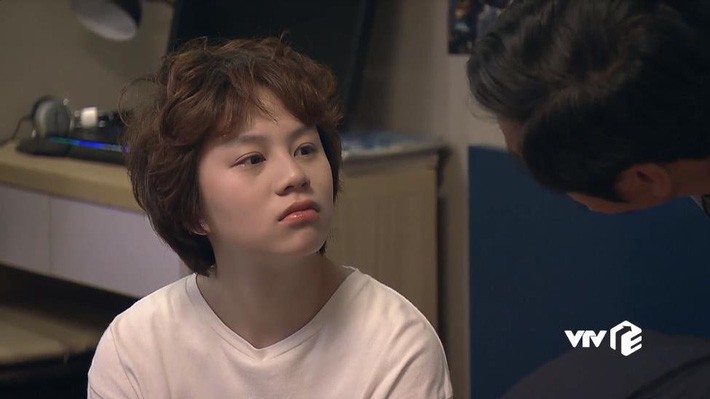 Về nhà đi con: 19 năm sinh nhật bố tặng váy đều bỏ xó, nhưng vì người này Ánh Dương lại chịu mặc váy, đi guốc