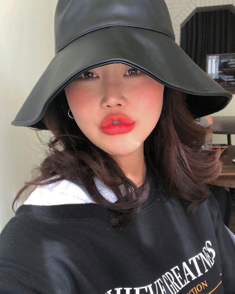 Chẳng thể nhận ra bà trùm của để chế Style Nanda và 3CE vì mặt đơ, môi tều đến biến dạng do thẩm mỹ quá đà