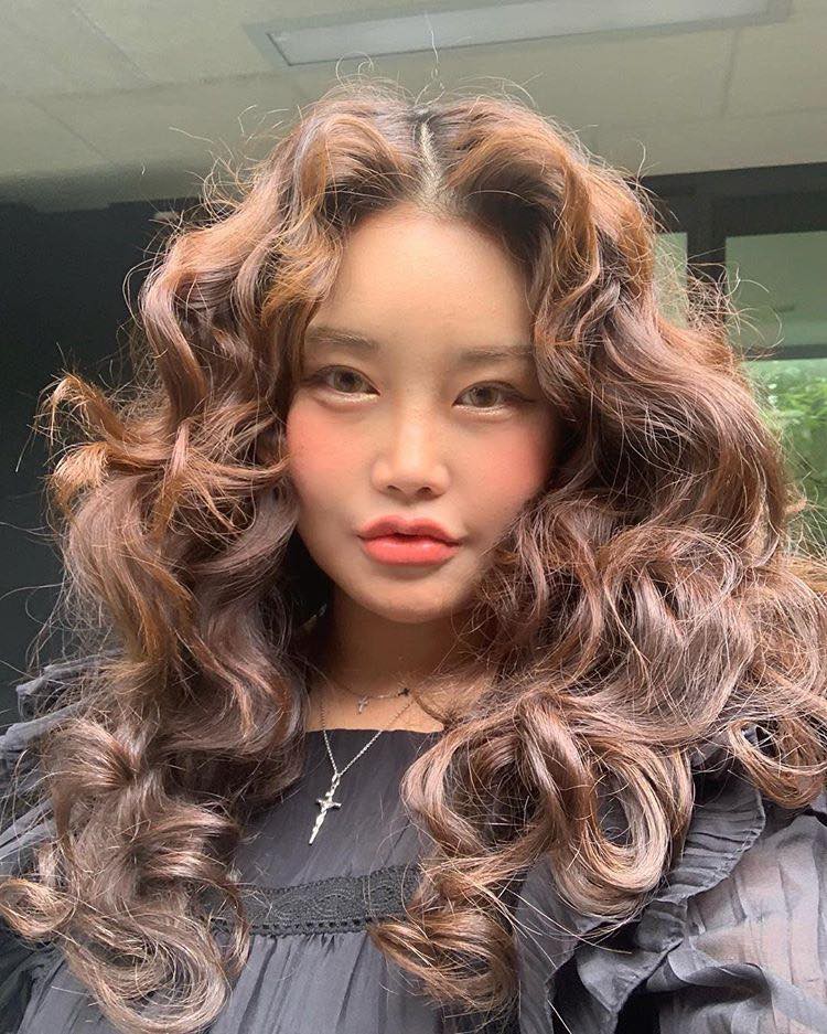 Chẳng thể nhận ra bà trùm của để chế Style Nanda và 3CE vì mặt đơ, môi tều đến biến dạng do thẩm mỹ quá đà