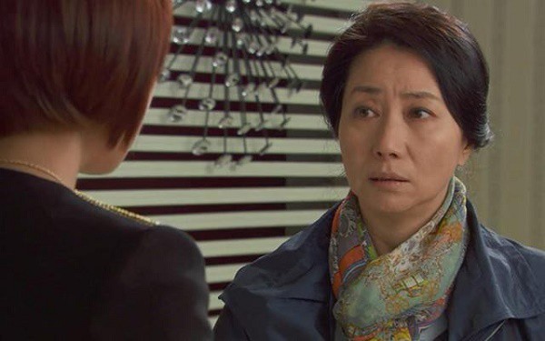 Mẹ chồng tỏ vẻ xót con trai sống cảnh gầm chạn, không ngờ nàng dâu khôn khéo bắt đúng tim đen khiến bà lặng thinh