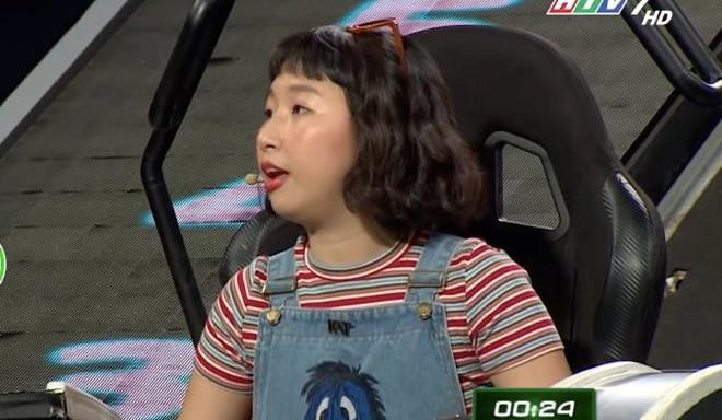 Phốt chồng phốt, Nhanh Như Chớp lại bị tố đạo nhái câu hỏi