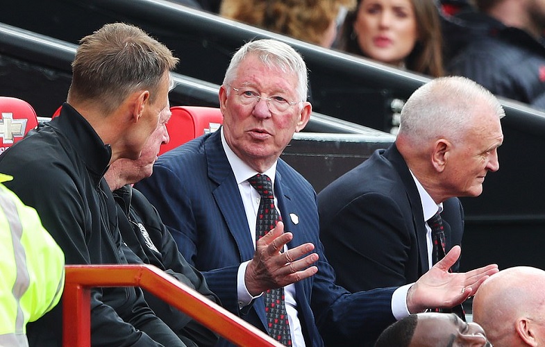 Huyền thoại MU đè bẹp Bayern: Solskjaer thể hiện bản năng sát thủ, Beckham solo ghi bàn tuyệt đỉnh