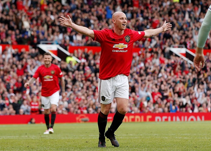 Huyền thoại MU đè bẹp Bayern: Solskjaer thể hiện bản năng sát thủ, Beckham solo ghi bàn tuyệt đỉnh