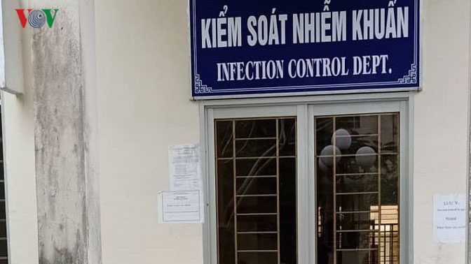 Nam điều dưỡng chết trong tư thế treo cổ tại phòng làm việc