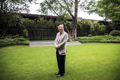 Nhà sáng lập Huawei coi Apple là thầy