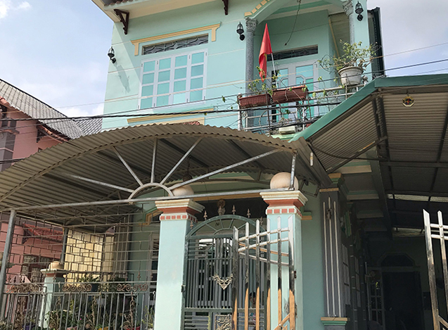 Vì sao công an điều tra mẹ của thiếu nữ giao gà?