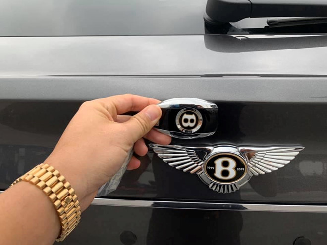 Bentley Bentayga V8 đầu tiên về VN là bản độc kỷ niệm 100 năm