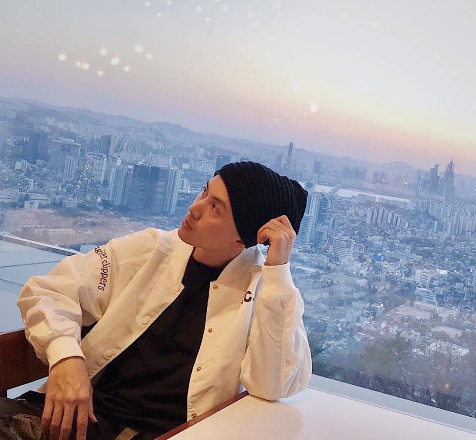 Ngoài Quốc Trường còn một trai đểu Về nhà đi con đã làm bố, không chỉ hát hay mà cực điển trai, body chuẩn Ngoài Quốc Trường còn một trai đểu Về nhà đi con đã làm bố, không chỉ hát hay mà cực điển trai, body chuẩn