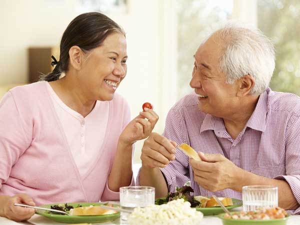 Sau khi bị đột quỵ, nên ăn uống như thế nào?