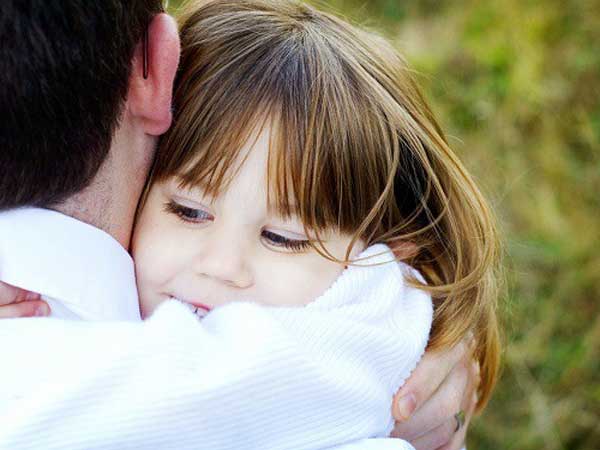 Ngày bố lấy vợ mới, mẹ gọi tôi ra một góc và dạy tôi cách để phá hoại cuộc hôn nhân này khiến chuỗi ngày sau đó của tôi thật tối tăm