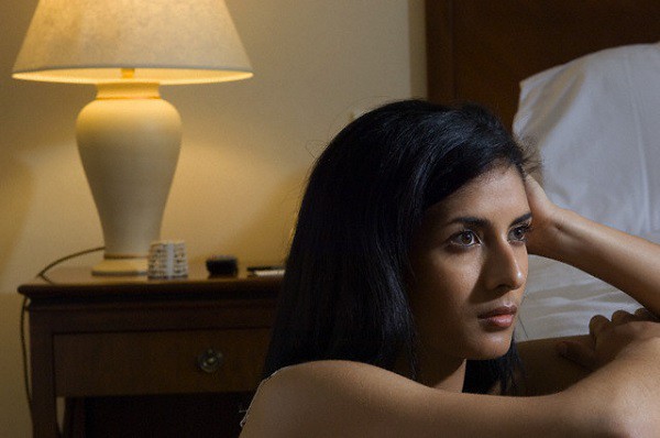 Vừa sinh con xong mà đầu óc tôi lúc nào cũng muốn tăng xông vì chồng ngang nhiên thuê hẳn người yêu cũ về chăm sóc vợ ở cữ