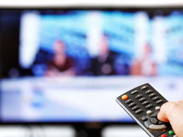 Đặt tivi thế này khiến gia chủ nghèo mạt vận không ngóc đầu lên được, vợ chồng lục đục bất an