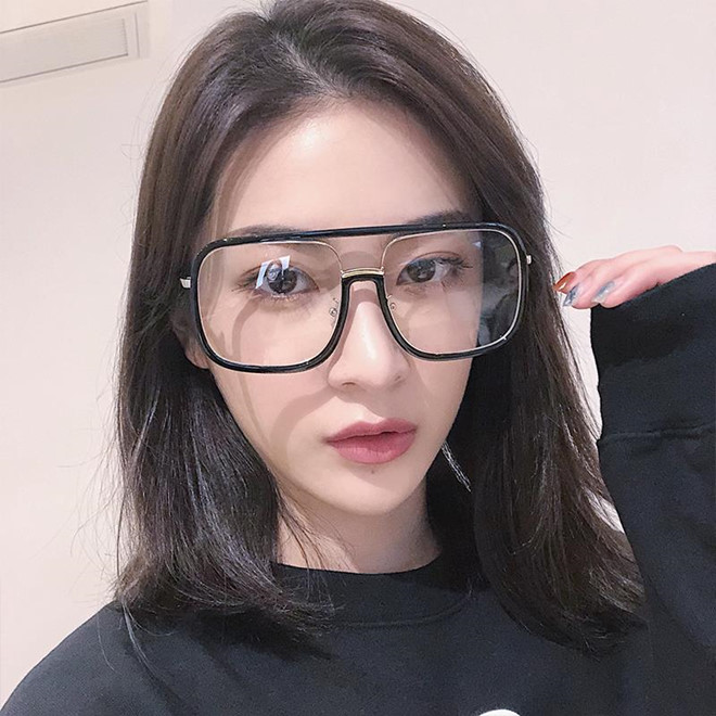 3 hot girl quyến rũ, nổi tiếng bởi biểu cảm lạnh lùng