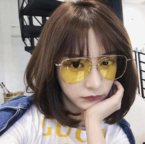 3 hot girl quyến rũ, nổi tiếng bởi biểu cảm lạnh lùng