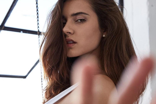 3 hot girl quyến rũ, nổi tiếng bởi biểu cảm lạnh lùng