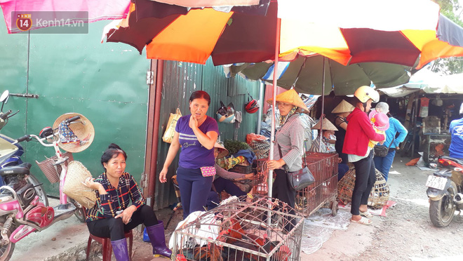 Khu chợ bàn tán xôn xao về mẹ nữ sinh giao gà bị sát hại: Lúc nào cũng quần là áo lượt, buôn bán chỉ làm cho vui