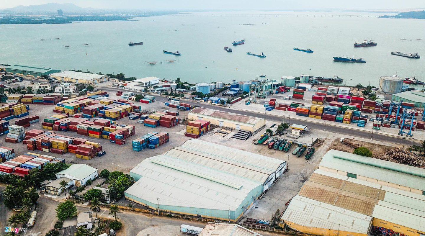 Cận cảnh cảng Quy Nhơn bị bán cổ phần với giá rẻ như cho
