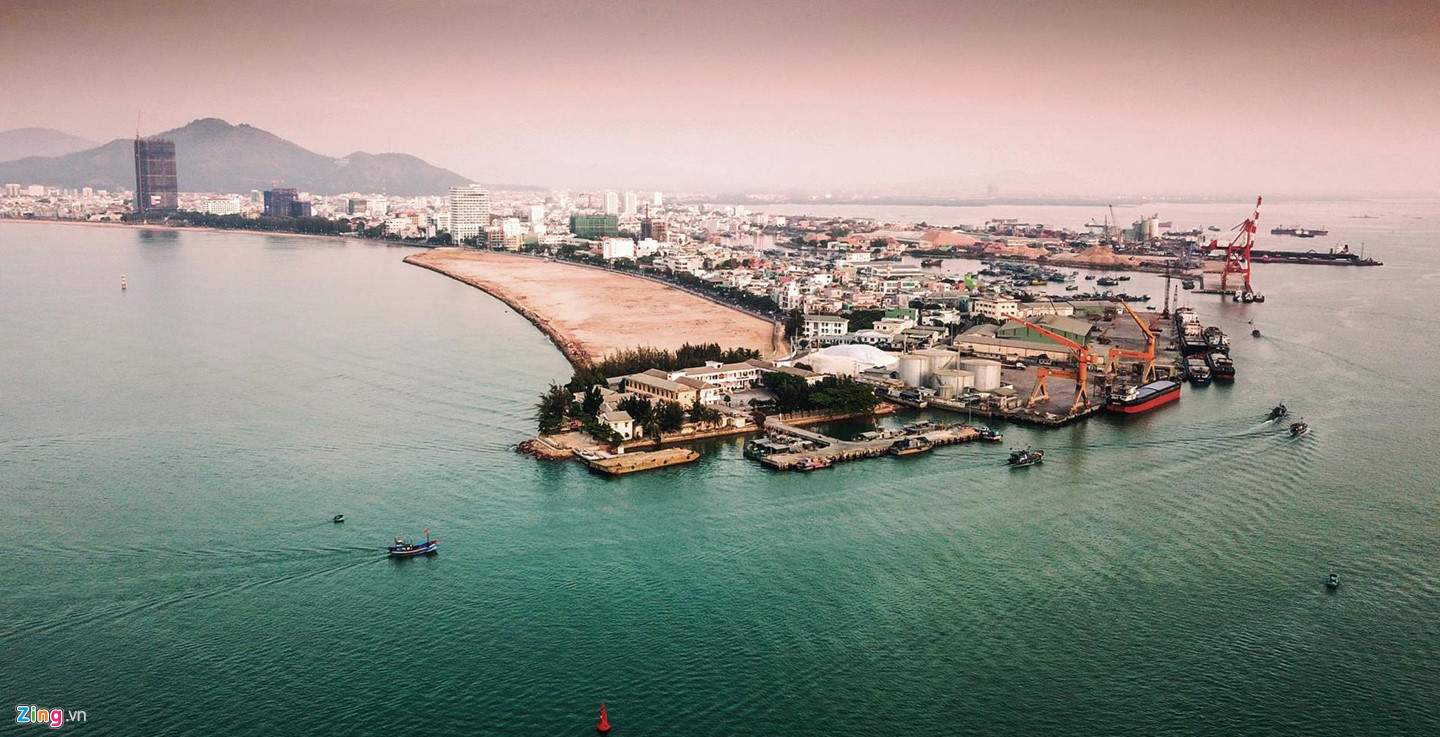 Cận cảnh cảng Quy Nhơn bị bán cổ phần với giá rẻ như cho