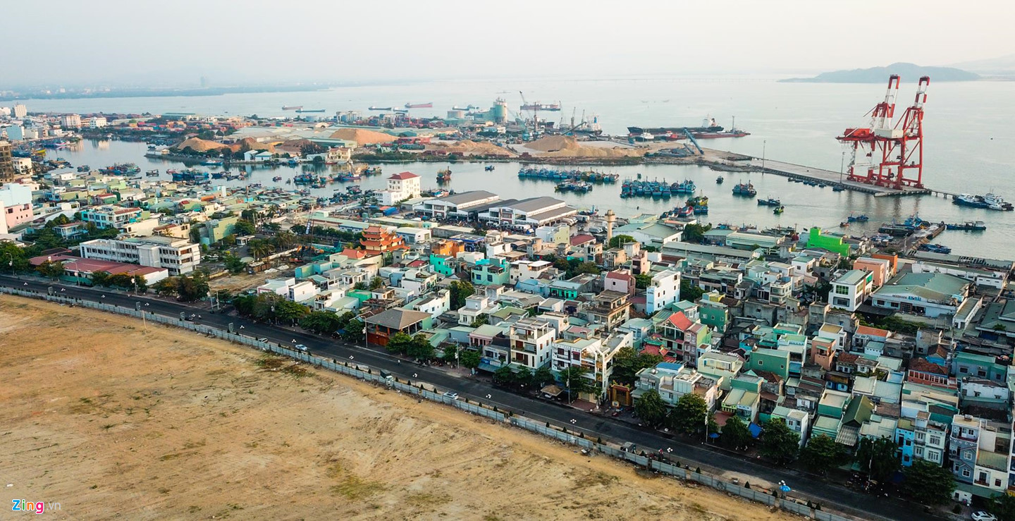 Cận cảnh cảng Quy Nhơn bị bán cổ phần với giá rẻ như cho
