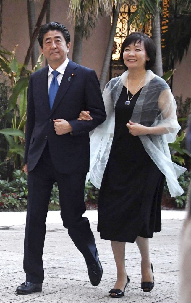 Không phải Hoàng hậu Masako, đây mới là người phụ nữ quyền lực được truyền thông và dân chúng ca ngợi khi tiếp đón Đệ nhất phu nhân Mỹ tới Nhật Bản