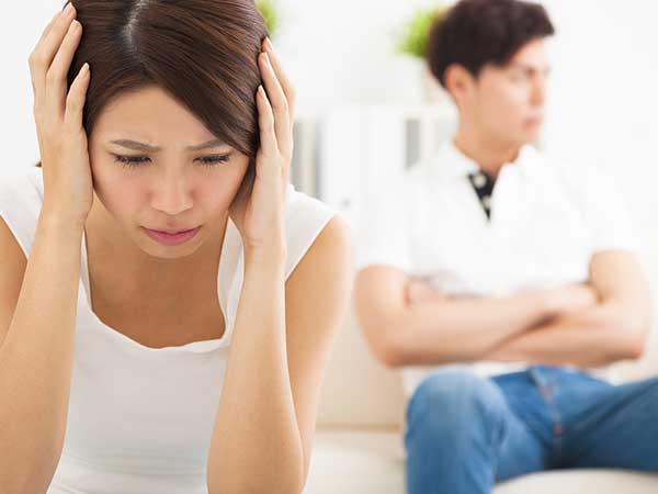 Tôi bị chồng đánh khi dạy con gái riêng của anh làm việc nhà