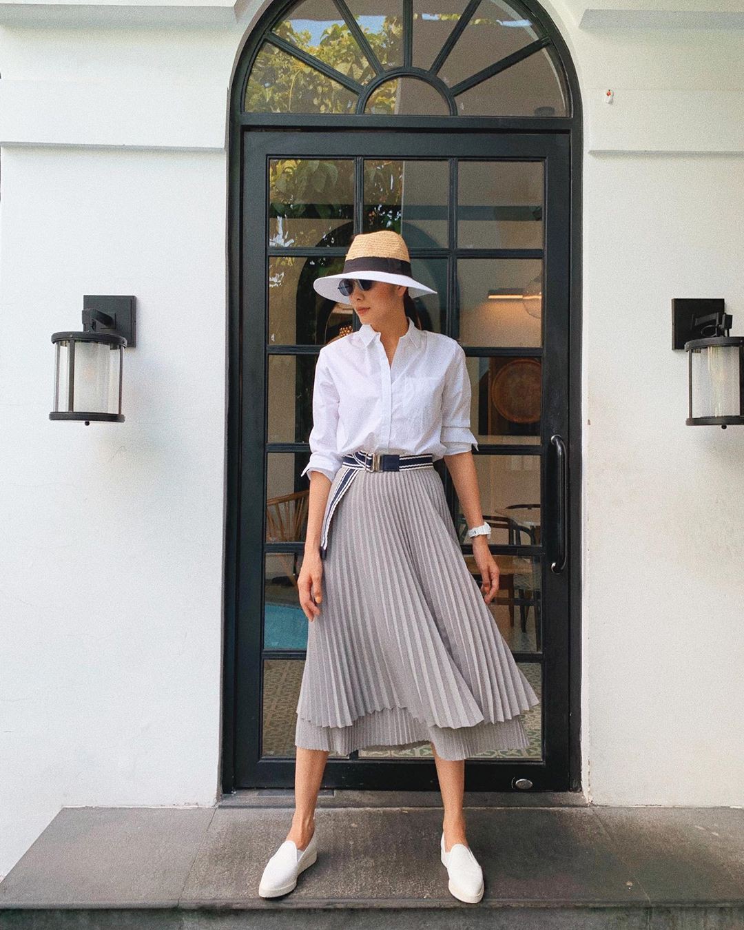 Chân váy xếp ly vẫn chưa hạ nhiệt, được hết thảy các sao nữ Việt diện tuyệt xinh mà nàng công sở phải học theo ngay