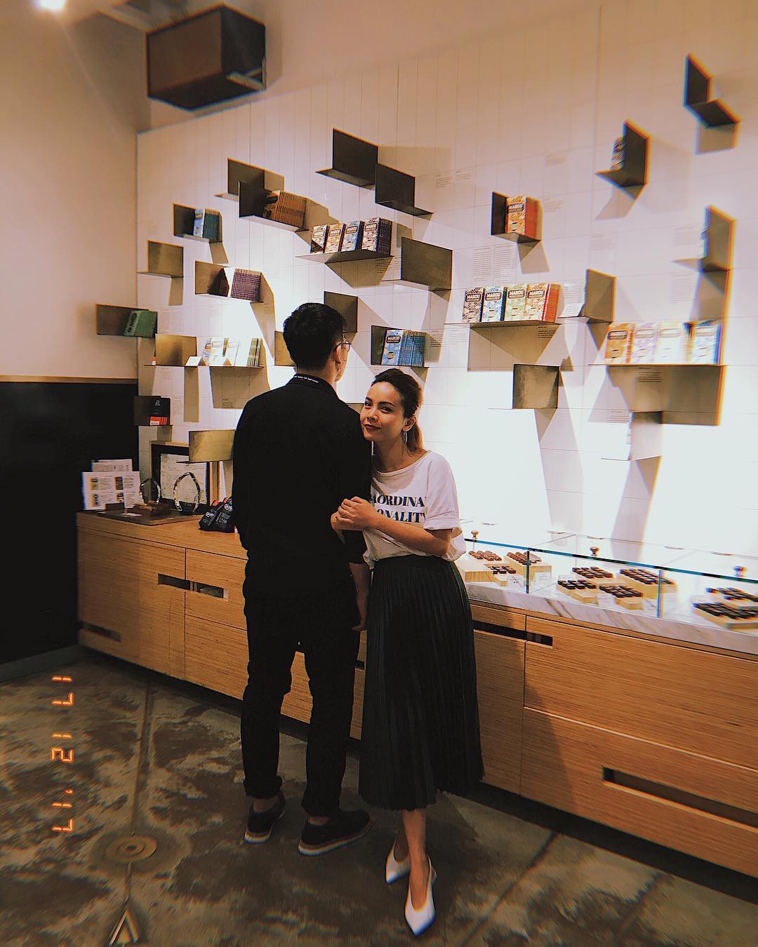 Chân váy xếp ly vẫn chưa hạ nhiệt, được hết thảy các sao nữ Việt diện tuyệt xinh mà nàng công sở phải học theo ngay