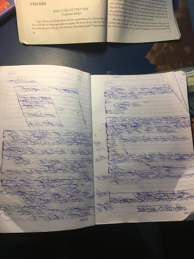 Choáng váng trước chữ viết như luyện bùa của em trai, chị gái nhờ cộng đồng mạng dịch hộ và cái kết bất ngờ