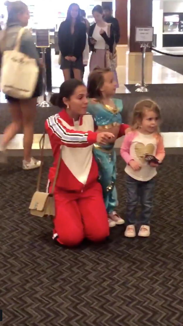 Nàng Jasmine - Naomi Scott của Aladdin 2019 khiến fan rụng tim vì cư xử như công chúa ngoài đời thực Nàng Jasmine - Naomi Scott của Aladdin 2019 khiến fan rụng tim vì cư xử như công chúa ngoài đời thực