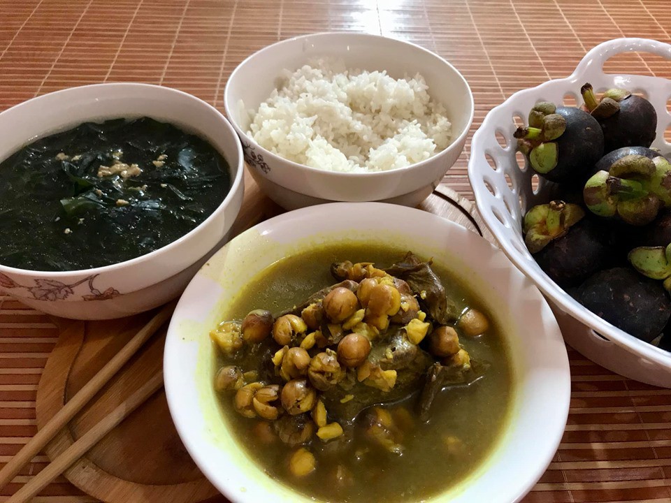 Cãi nhau rồi lên mạng than muốn ly hôn, mẹ hai con bị chị em dè bỉu khi nhìn thấy mâm cơm anh chồng nấu