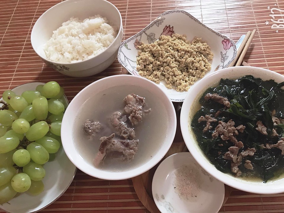 Cãi nhau rồi lên mạng than muốn ly hôn, mẹ hai con bị chị em dè bỉu khi nhìn thấy mâm cơm anh chồng nấu