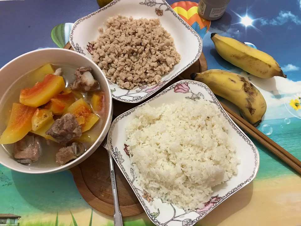 Cãi nhau rồi lên mạng than muốn ly hôn, mẹ hai con bị chị em dè bỉu khi nhìn thấy mâm cơm anh chồng nấu