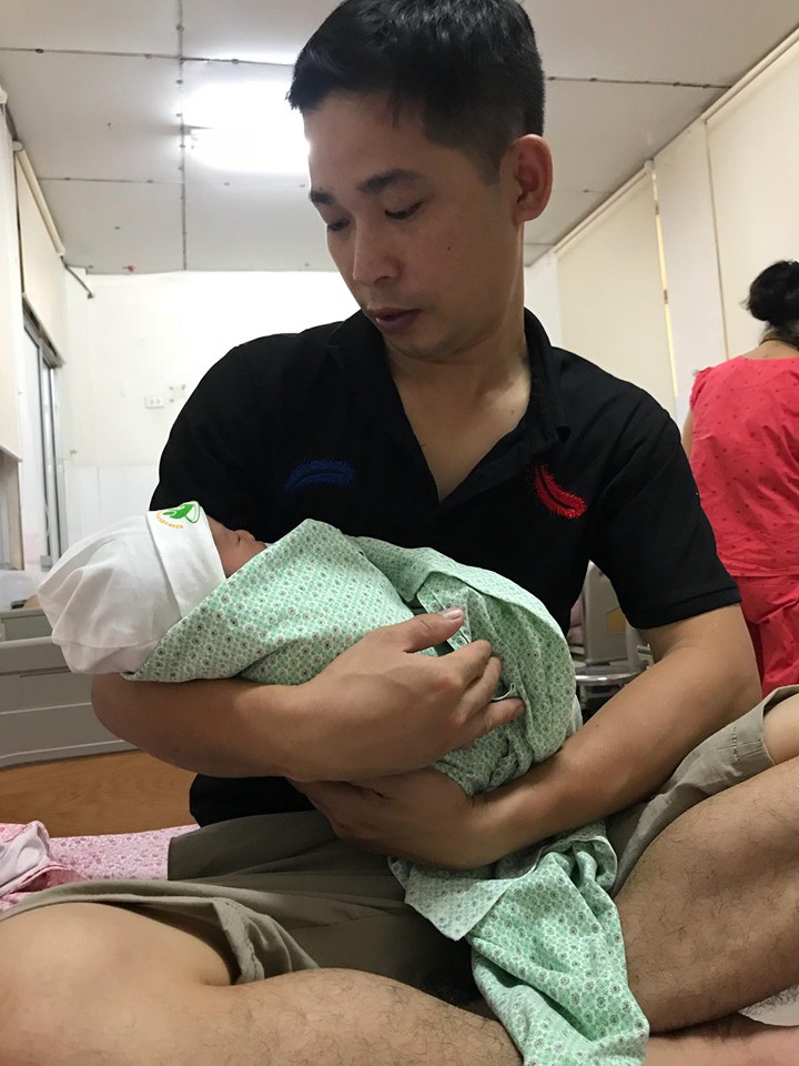 Cãi nhau rồi lên mạng than muốn ly hôn, mẹ hai con bị chị em dè bỉu khi nhìn thấy mâm cơm anh chồng nấu