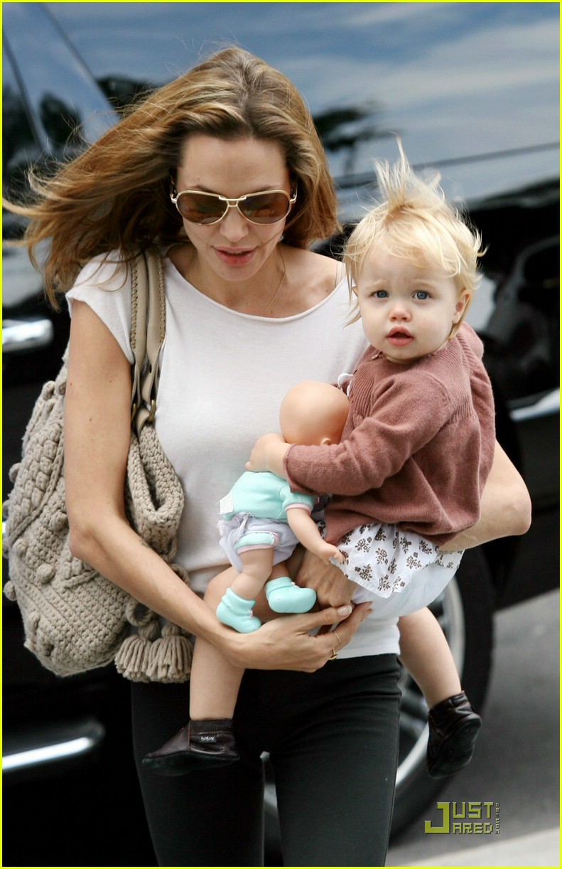 Hành trình lột xác gây choáng của con gái lớn nhà Brangelina: Từ công chúa Hollywood thành tomboy phá cách