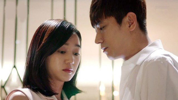 Hóa ra ngoài chức danh Tổng giám đốc của một công ty lớn, người đàn ông thường đi cùng với chồng tôi còn có một thân phận đặc biệt đến thế!