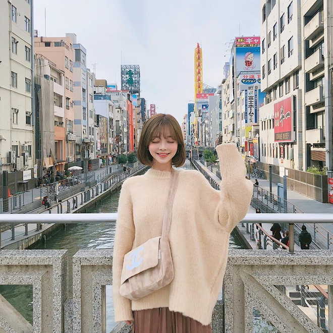 Hot girl Hàn nổi tiếng với gương mặt ngây thơ, thân hình nóng bỏng