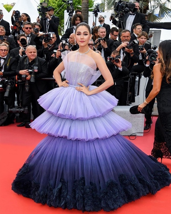 Váy quá khổ được ưa chuộng ở Cannes 2019