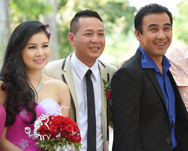 Vợ, em trai và em dâu nói về con người thật của MC Quyền Linh