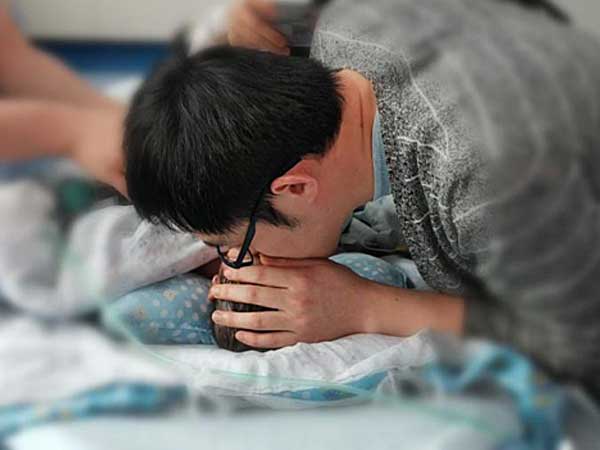 Nỗi đau của người cha hiến tạng con sơ sinh để con được sống