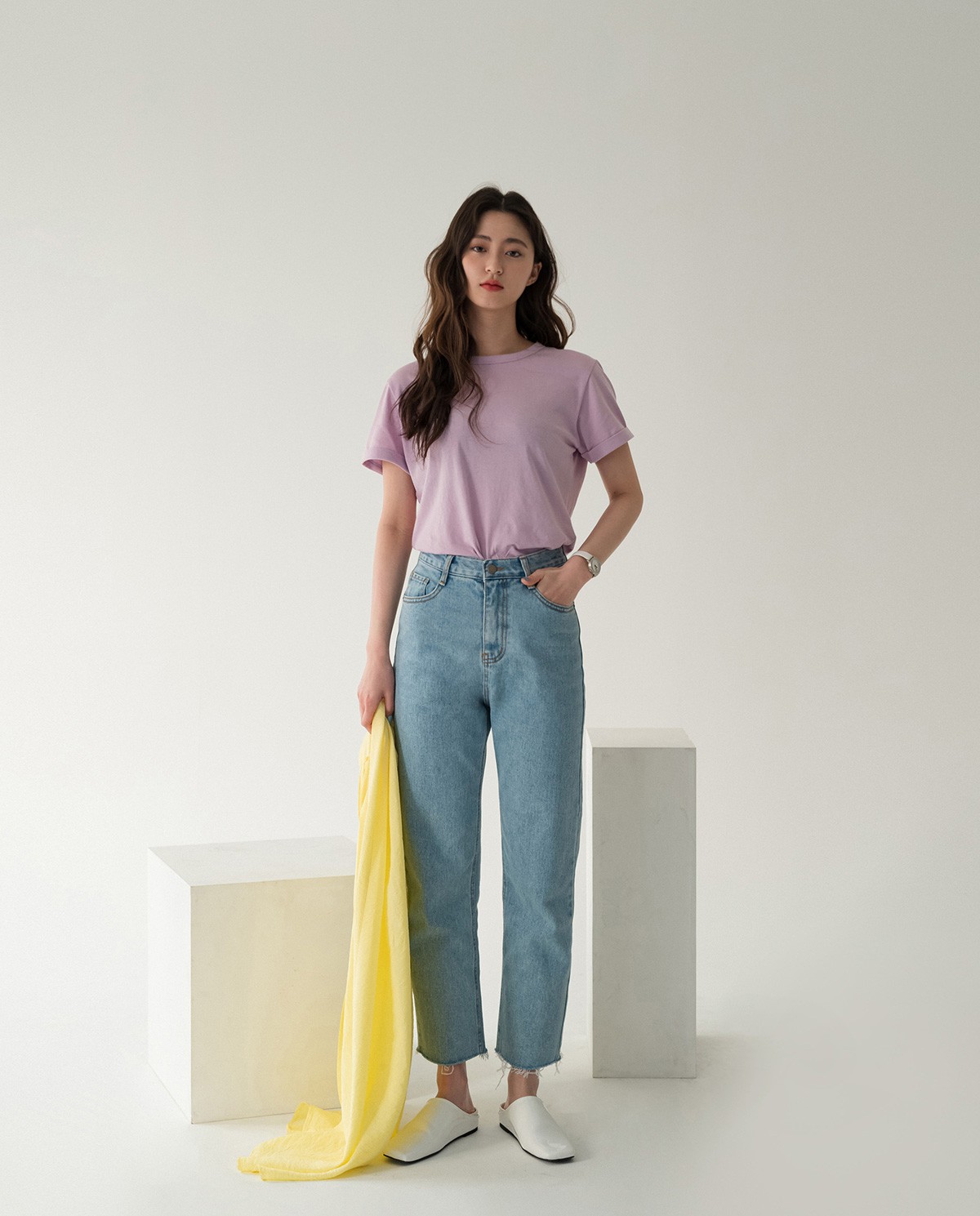 Bảo chứng cho vẻ sành điệu là combo áo phông – quần jeans với 15 ý tưởng diện mãi không biết chán này