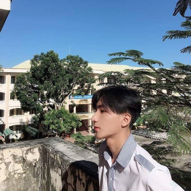 10X bối rối khi xuất hiện trên mạng vì gương mặt giống Sơn Tùng M-TP