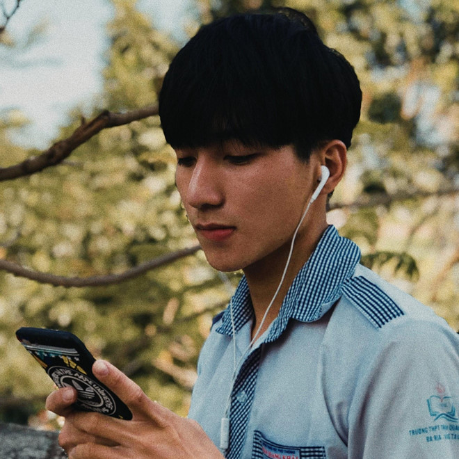 10X bối rối khi xuất hiện trên mạng vì gương mặt giống Sơn Tùng M-TP