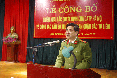 Thót tim tình huống Trưởng CAQ Bắc Từ Liêm kịp ngăn chặn người phụ nữ doạ phóng hoả