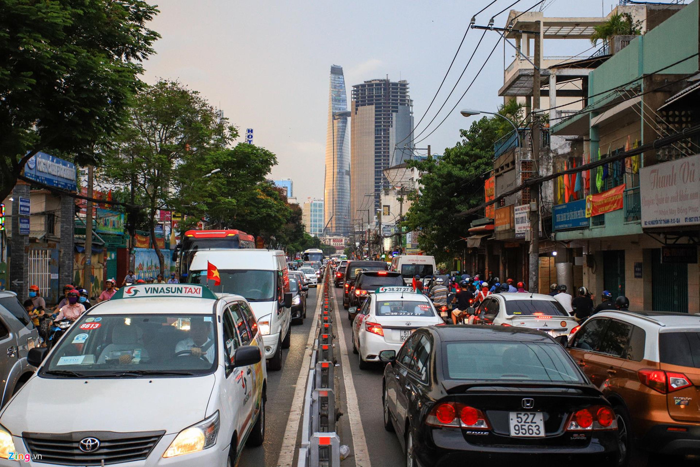 Hai trục đường khốn khổ vì kẹt xe ở quận 7, TP.HCM