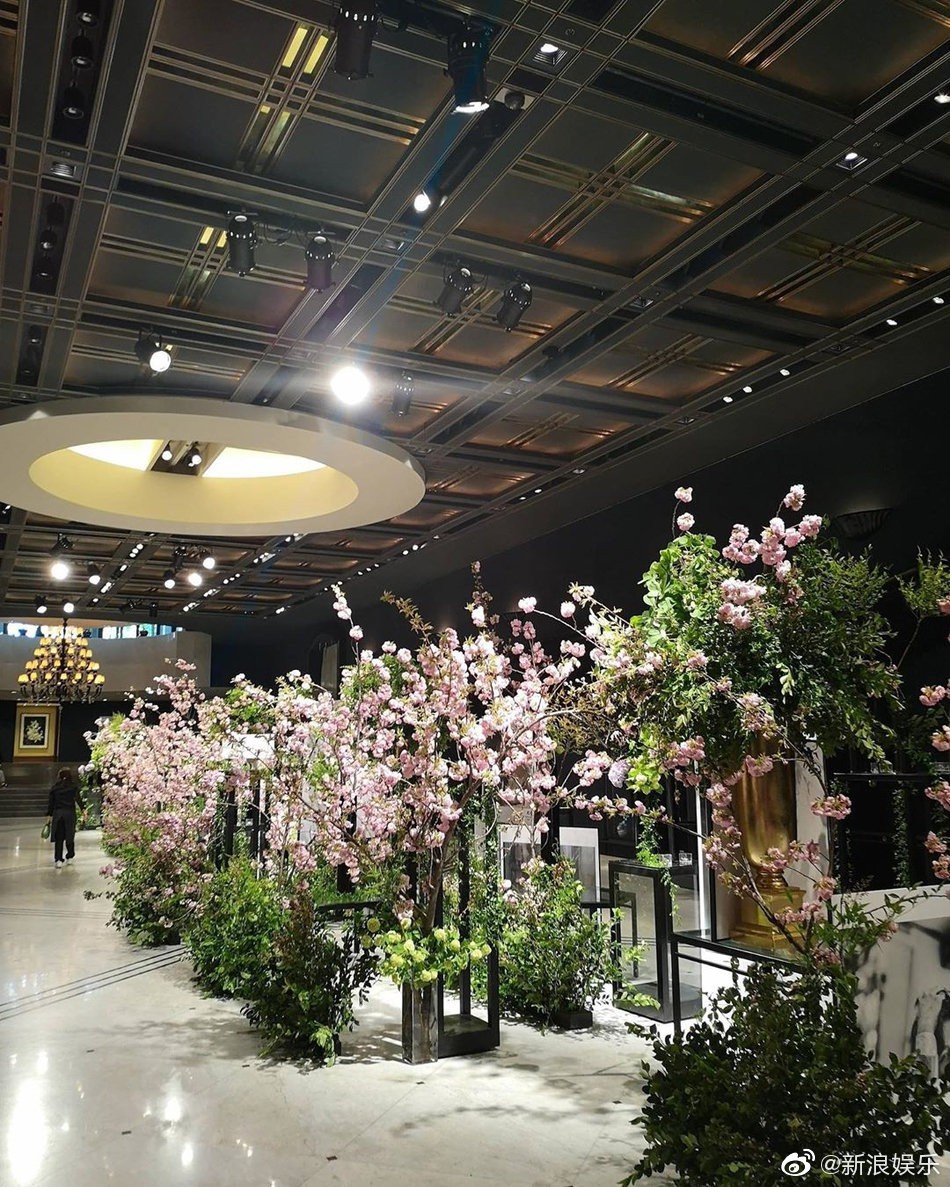 Đám cưới Hoa - Hàn hot nhất hôm nay: Choo Ja Hyun hoá nữ thần diện váy cưới trắng tinh khôi, e ấp bên Vu Hiểu Quang