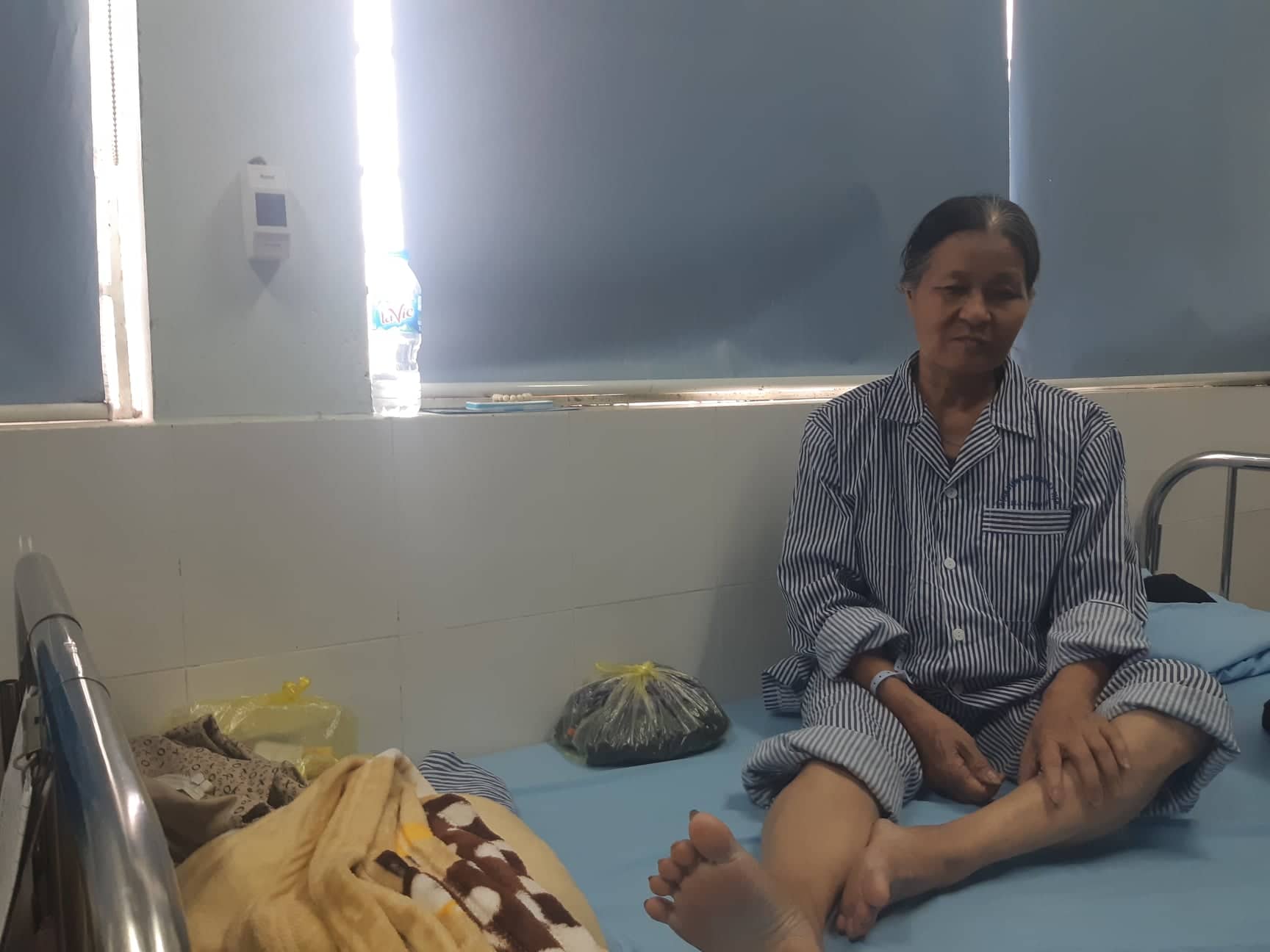 Yêu cầu làm rõ vụ phó chủ tịch phường bị tố đạp gãy chân người dân