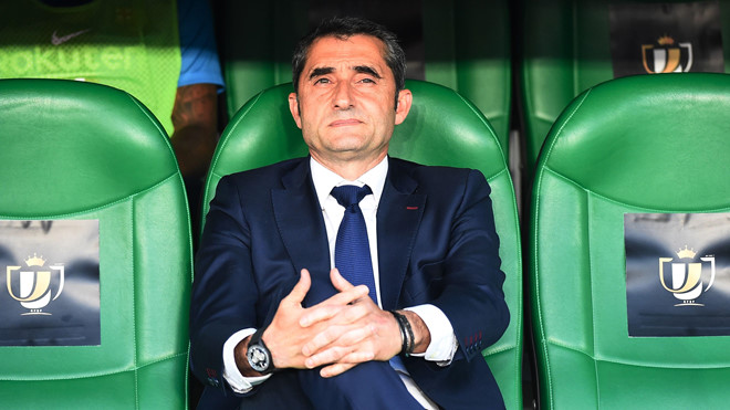 Lionel Messi muốn HLV Valverde trụ lại Barca